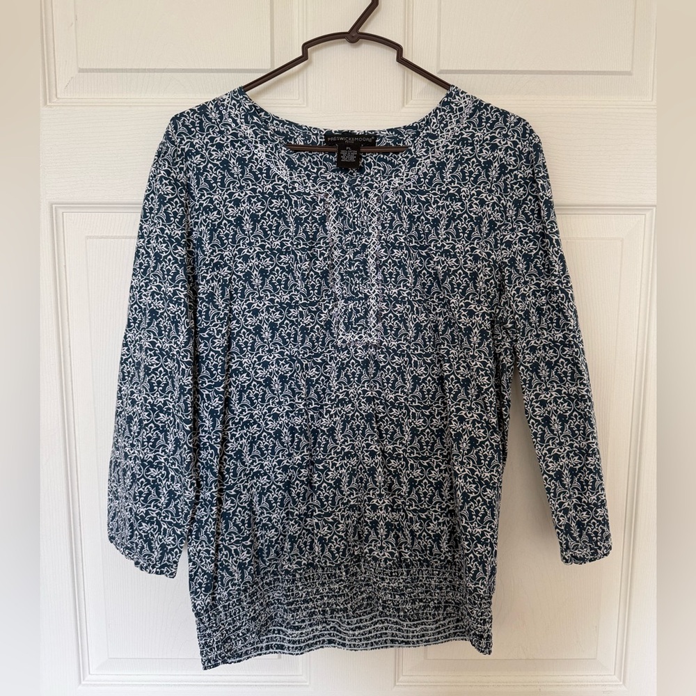 Preswick & Moore Blue & White Floral Print Top – 3/4 Sleeve Boho Blouse